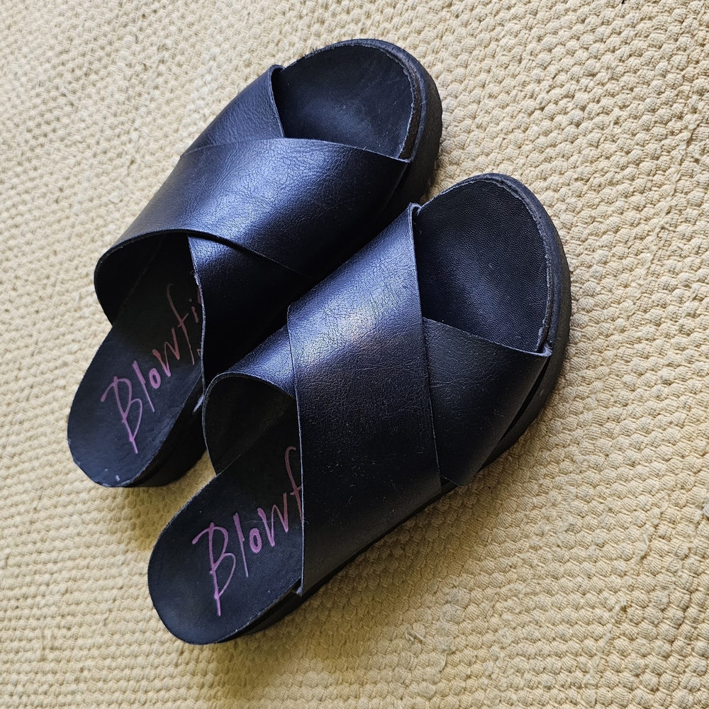 BLOWFISH MALIBU BLACK CROSSOVER SLIDES SANDALS SIZE 6.5